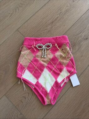 AREA
Distressed Argyle Hot Short in Pink Multi